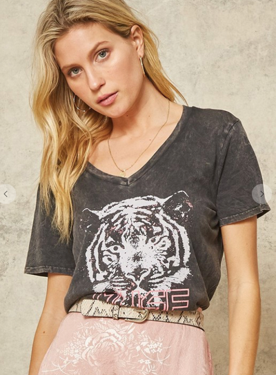 gray and pink graphic tee